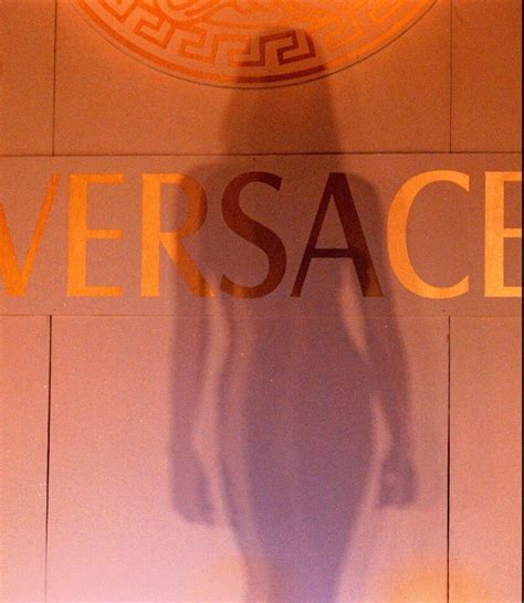 boutique d'alta moda reggio versace|LA FAMIGLIA VERSACE, UNA MAISON .